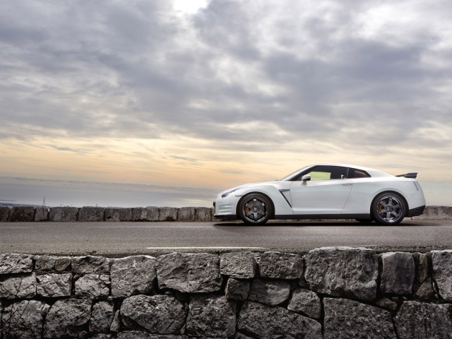 Nissan GT-R