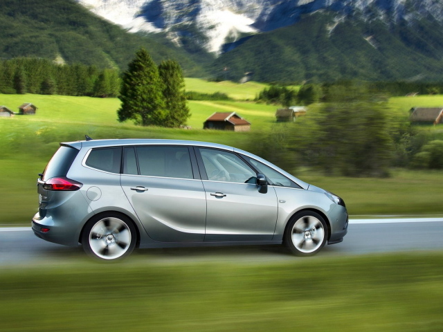 Opel-Zafira Tourer