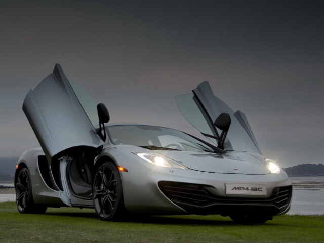 2011 McLaren-MP4-12C