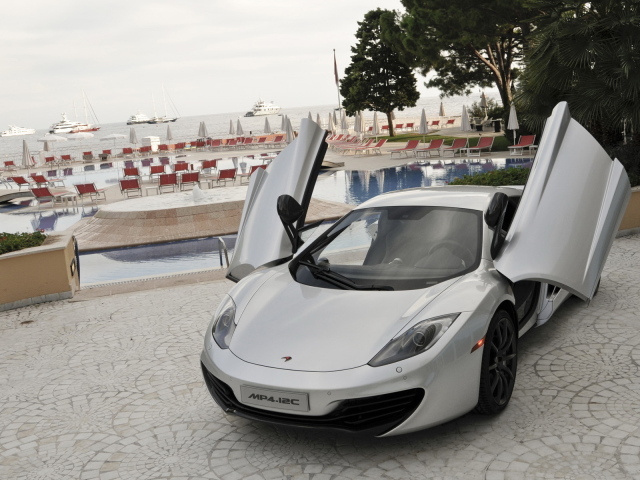 McLaren-MP4-12C