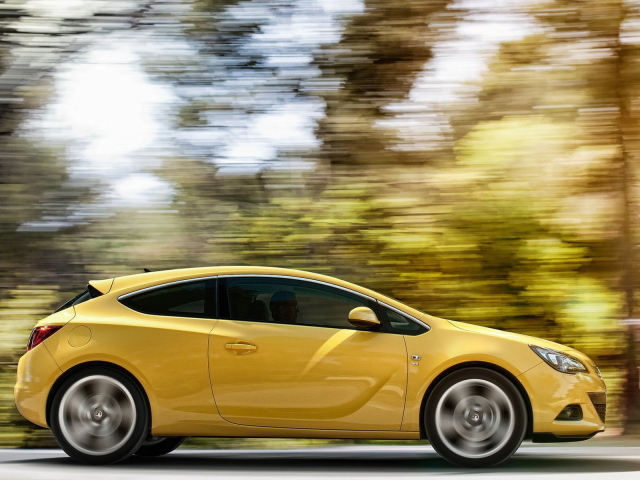 Vauxhall-Astra GTC