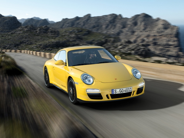 Porsche-Carrera-4-GTS-Coupe