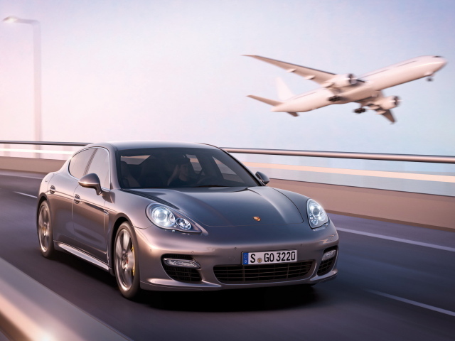 Porsche-Panamera-Turbo-S