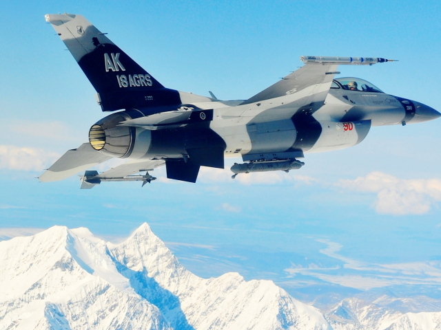 Истребитель над горами