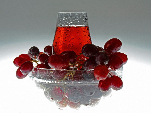 Красный виноград