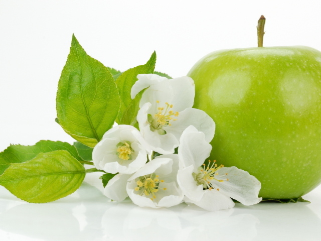 Зеленое яблоко