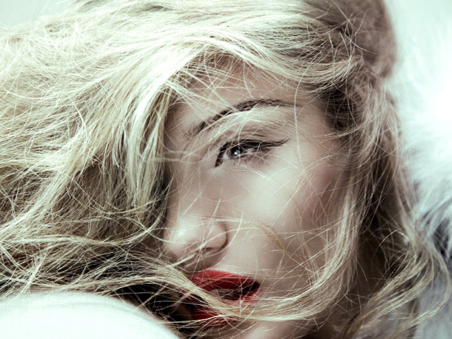 белокурая Rosie Huntington Whiteley