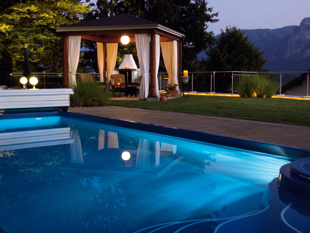 Бассейн в горах