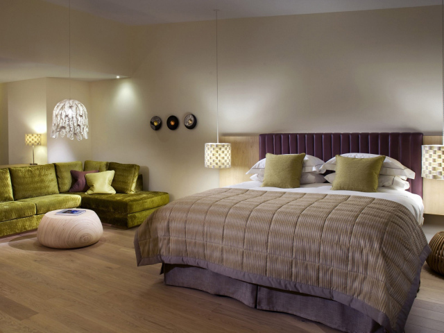 Просторная спальня