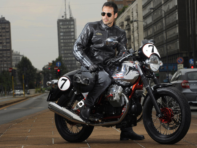 Moto Guzzi v7racer 2011