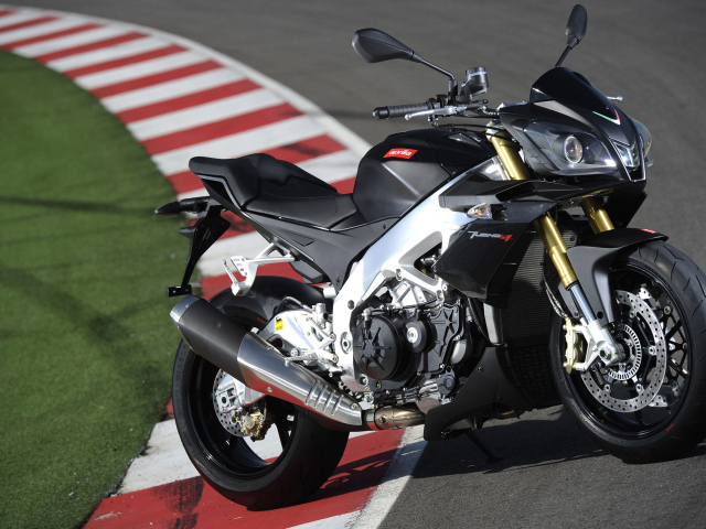 Aprilia Tuono V4 R Black