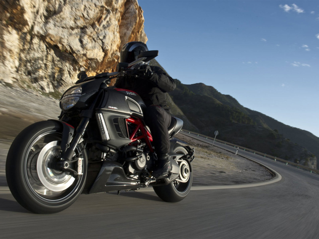 2011 Ducati Diavel