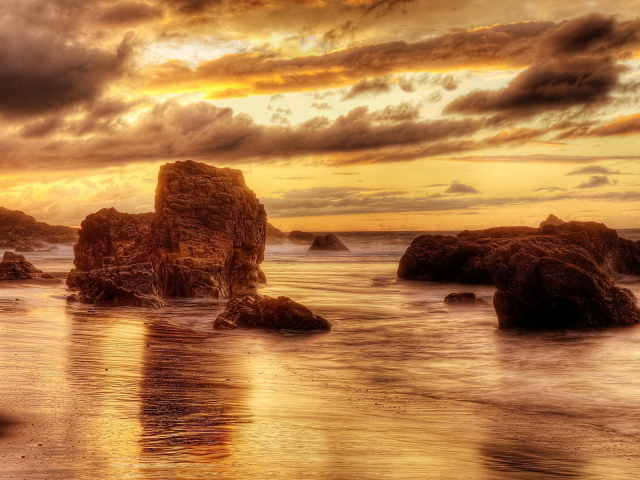 Берег на закате