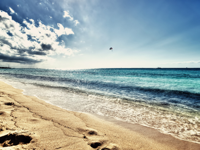 Горячий песок