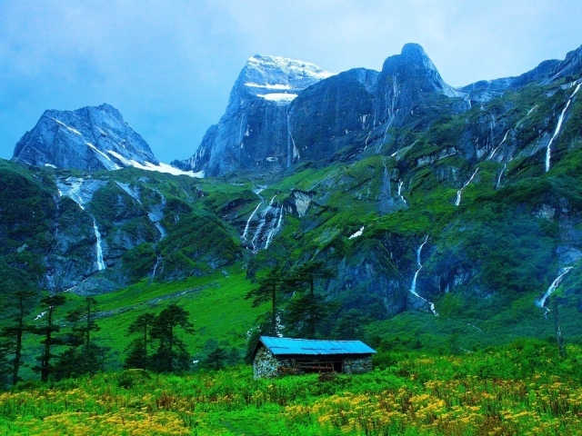 Хижина в горах