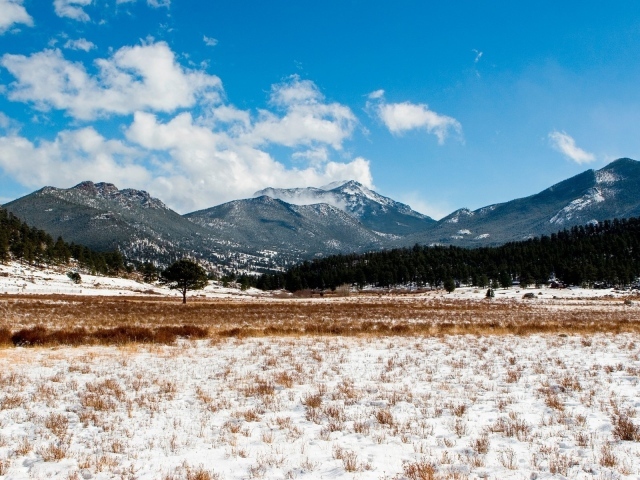 Горы на горизонте