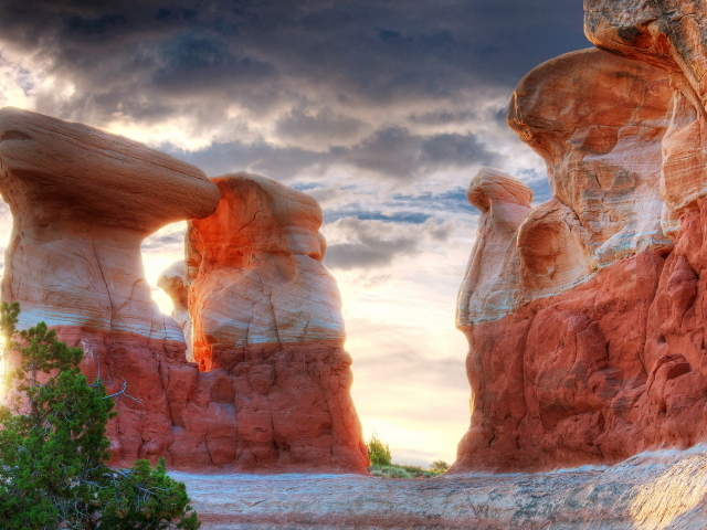 Каменные утесы