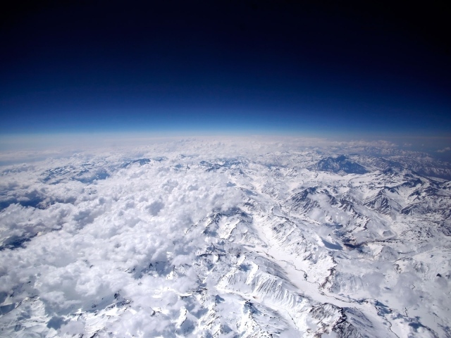 Вид сверху на горы