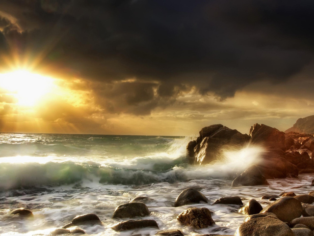 Неспокойное море