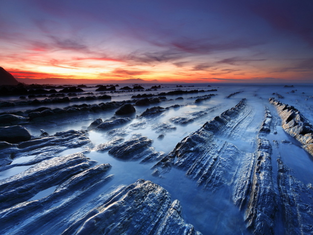 Прибрежные камни