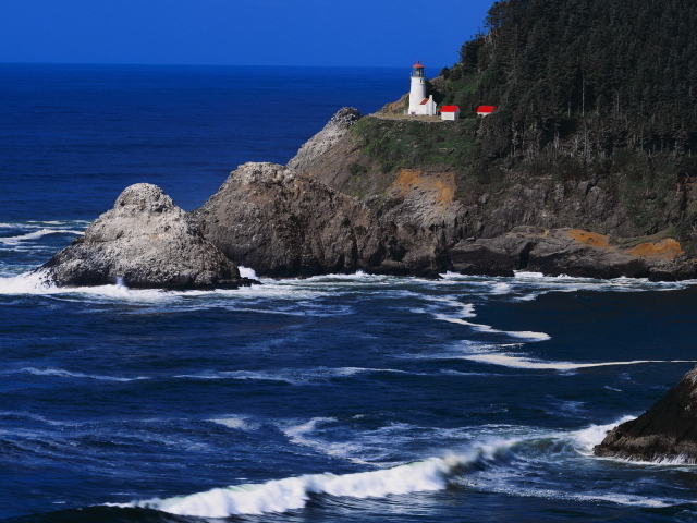 Маяк на склоне