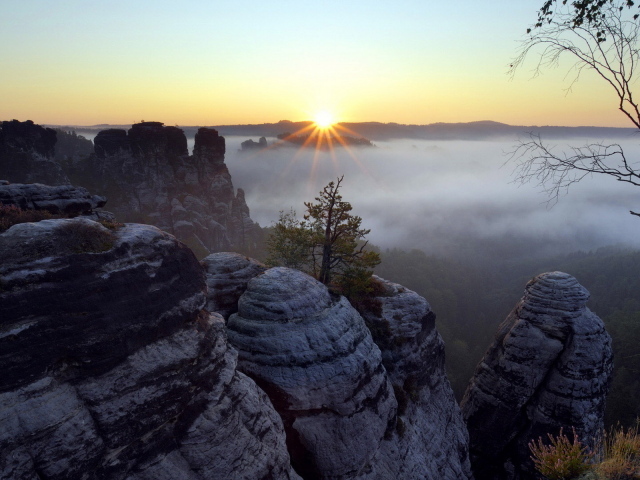 Горы и туман