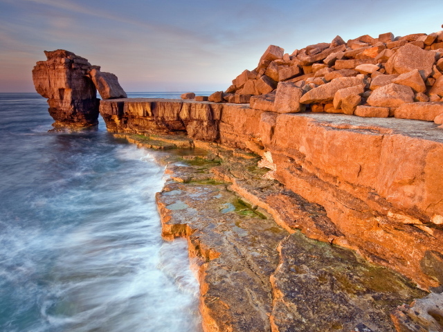 Каменный берег