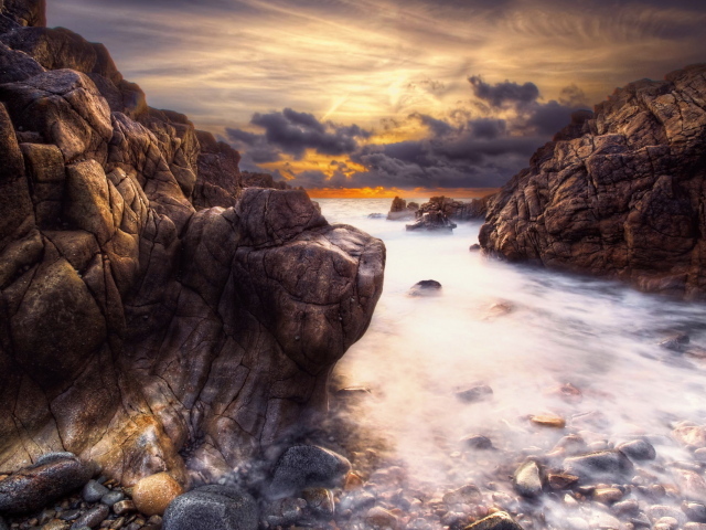 Каменный берег