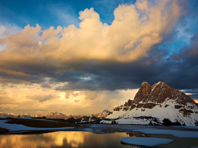 Горное озеро