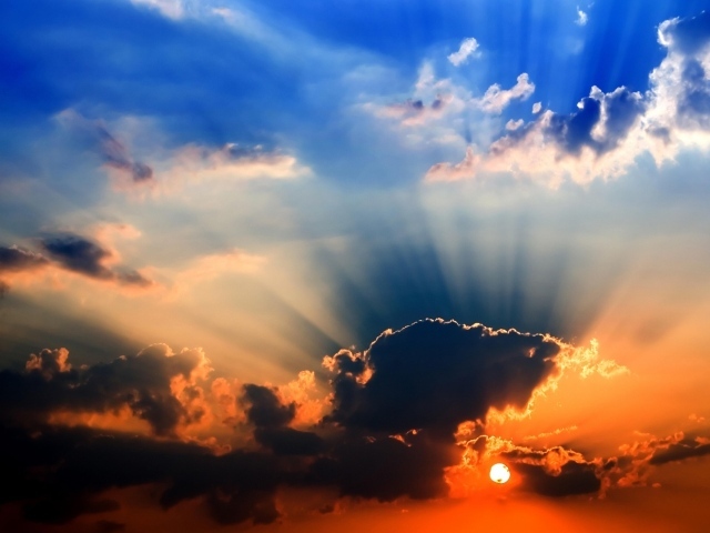 Яркий закат