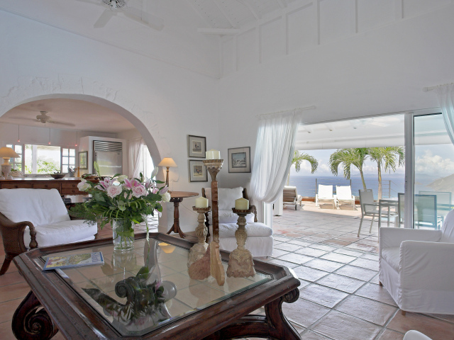 Гостиная и веранда