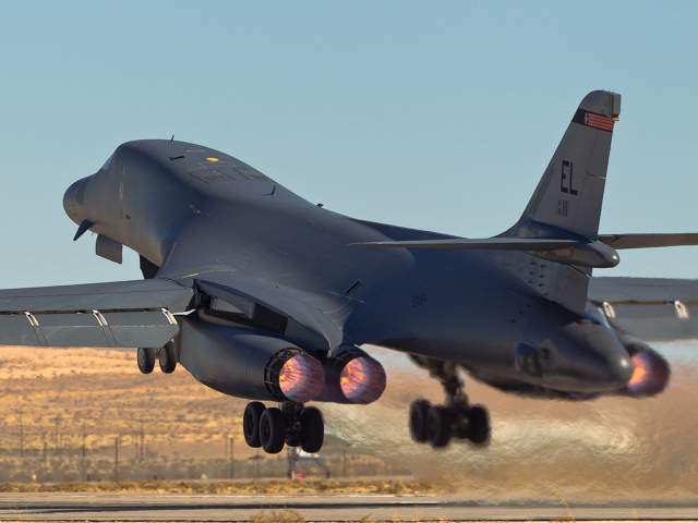 B-1B Lancer бомбардировщик