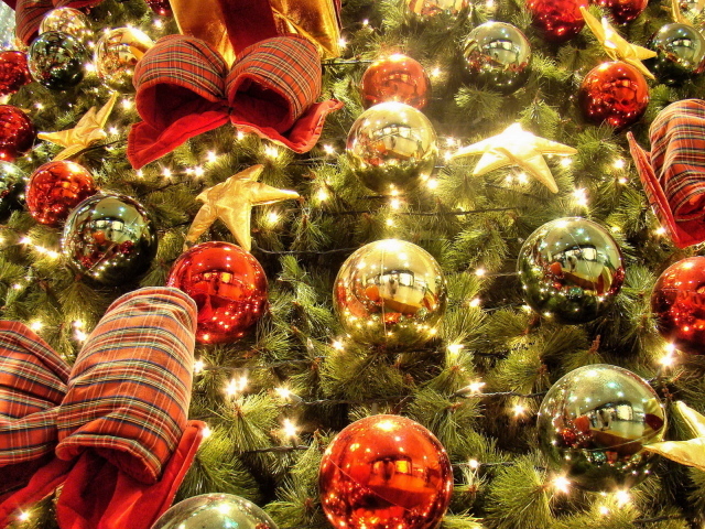 Украшенная елка