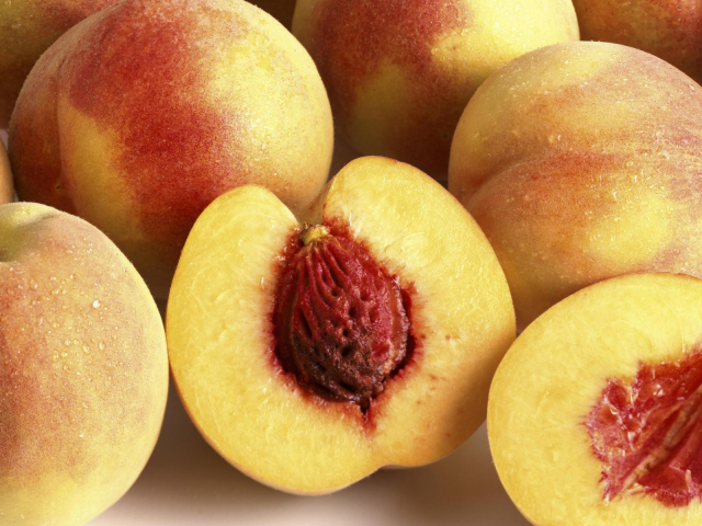 Сладкий персик