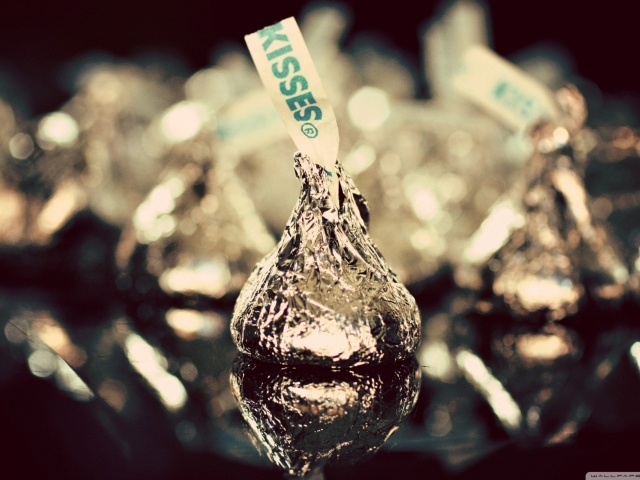 Конфета в обертке