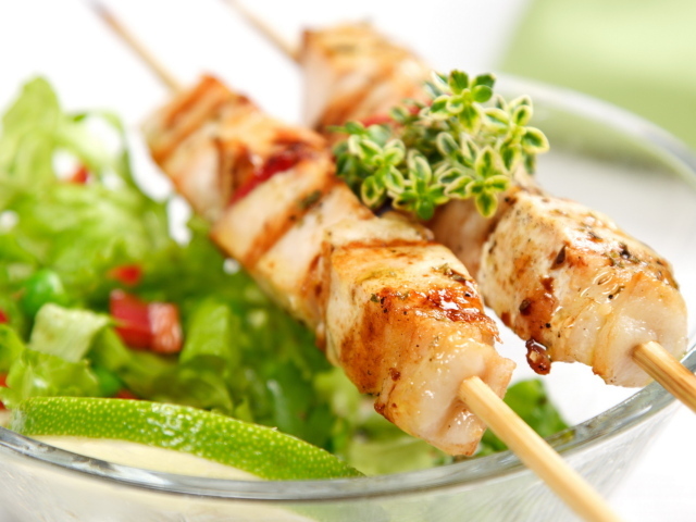 Шашлык на шпажках