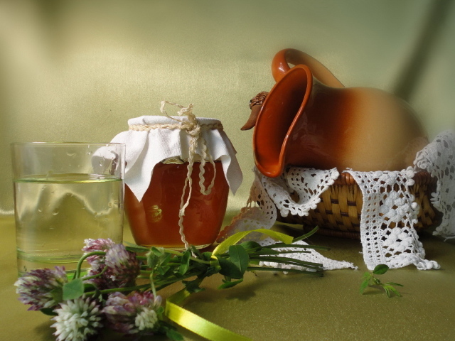 Медовый натюрморт