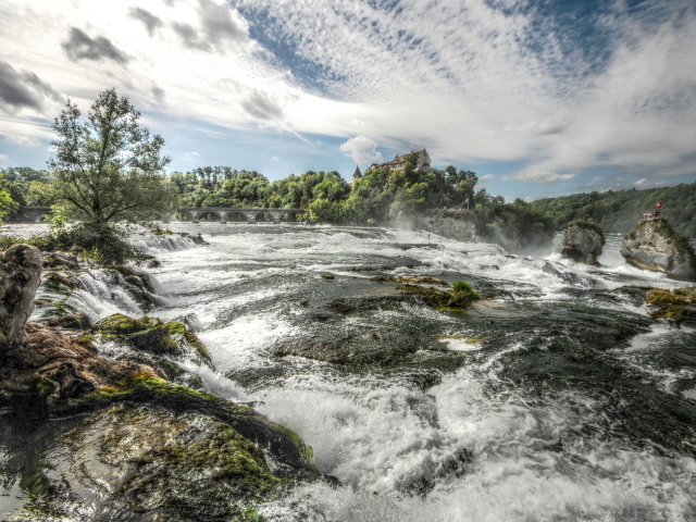 Бурная река