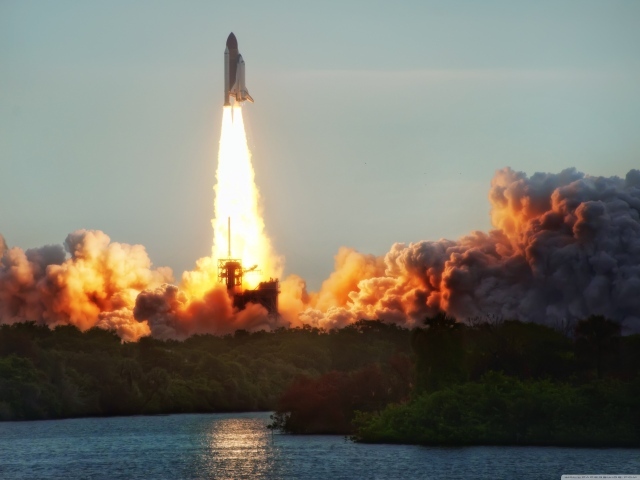 Взлет космического корабля