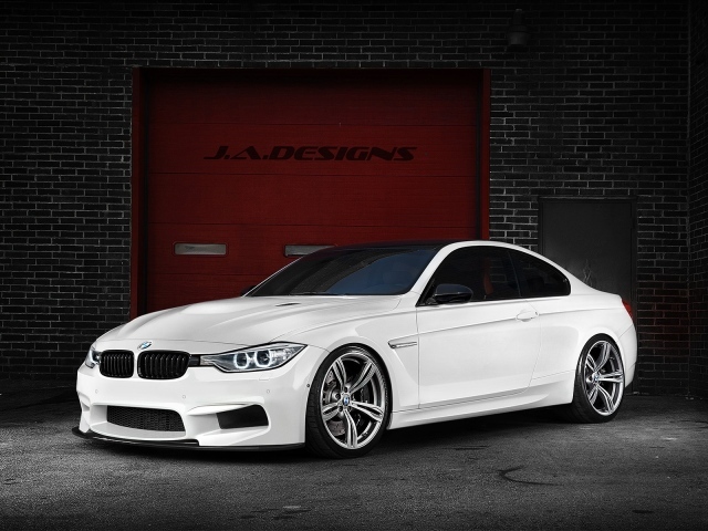 Белая BMW M4