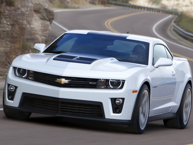 Шевроле камаро ZL1 белый