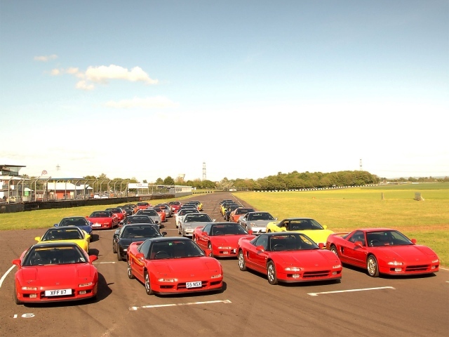 На первой линии Хонда NSX