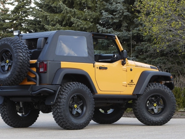 Jeep Wrangler желтый