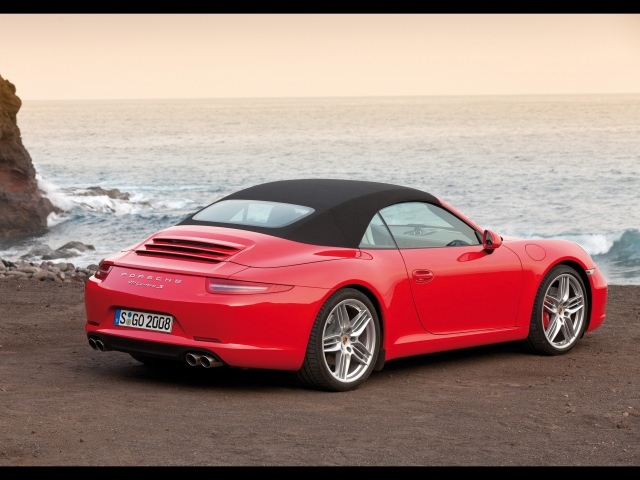 Porsche 911 на пляже