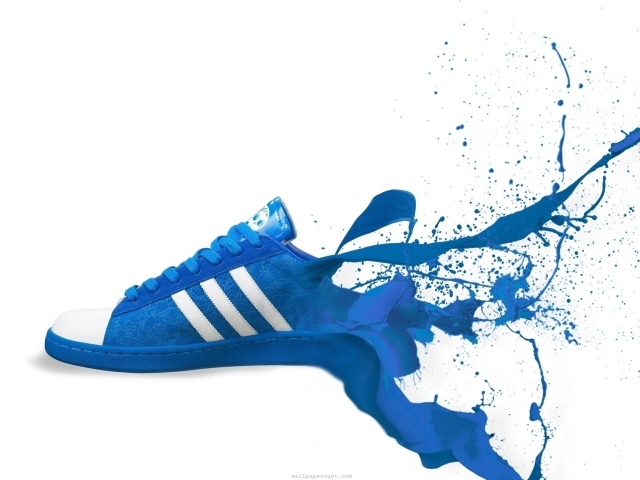 Синии кроссовки адидас