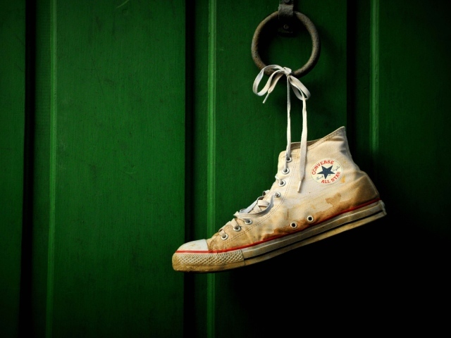 Converse обувь на двери