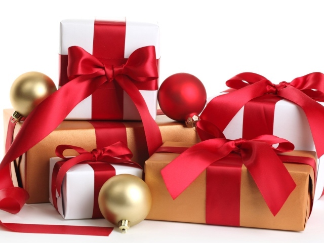 Разноцветные подарочные коробки на рождество