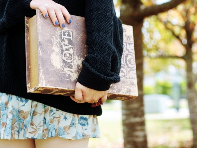 Старинная книга про любовь