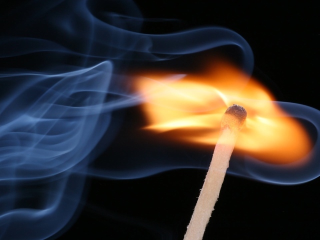 Пламя горящей спички