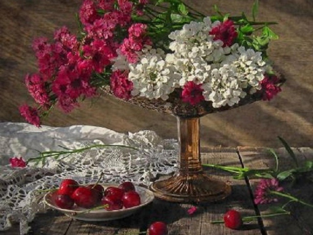 Натюрморт с вишнями